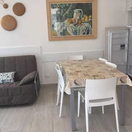 Apartment Stylish With Parking And Charming Garden